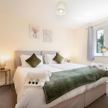 רויאל וולטון באסט Spacious 4 Bedroom, Perfect For Contractors, Families, Private Parking מראה חיצוני תמונה