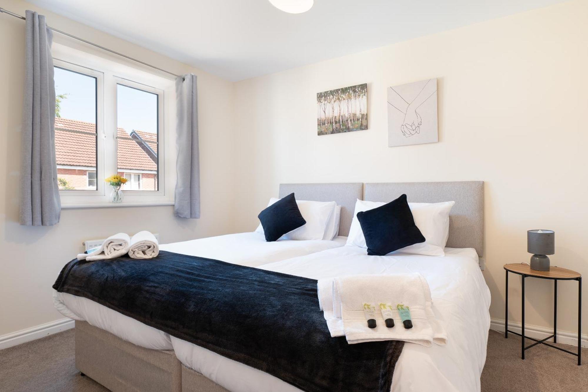 רויאל וולטון באסט Spacious 4 Bedroom, Perfect For Contractors, Families, Private Parking מראה חיצוני תמונה